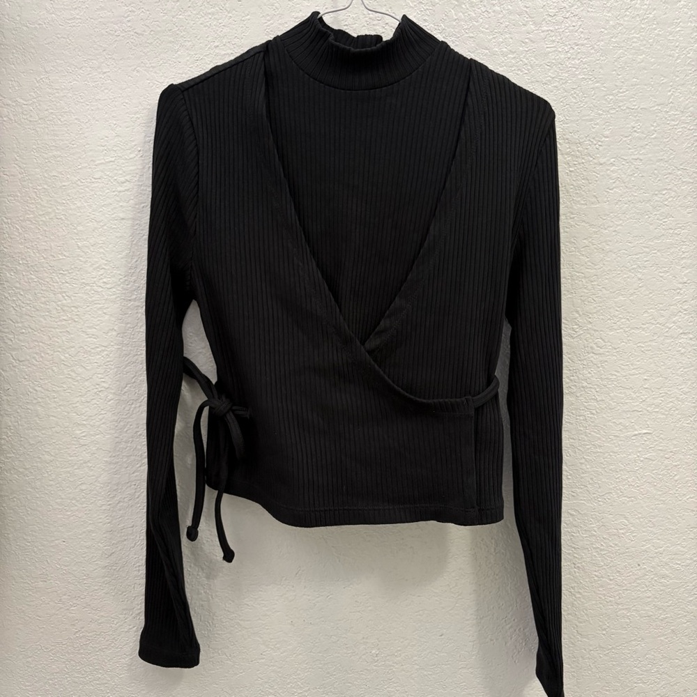 Levi's Veviter Rib Wrap Top & Crop Top